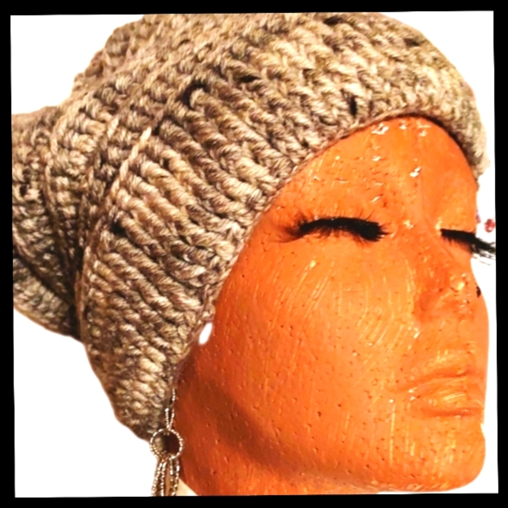 #L❤️VE HANDMADE. Slouchy Hat